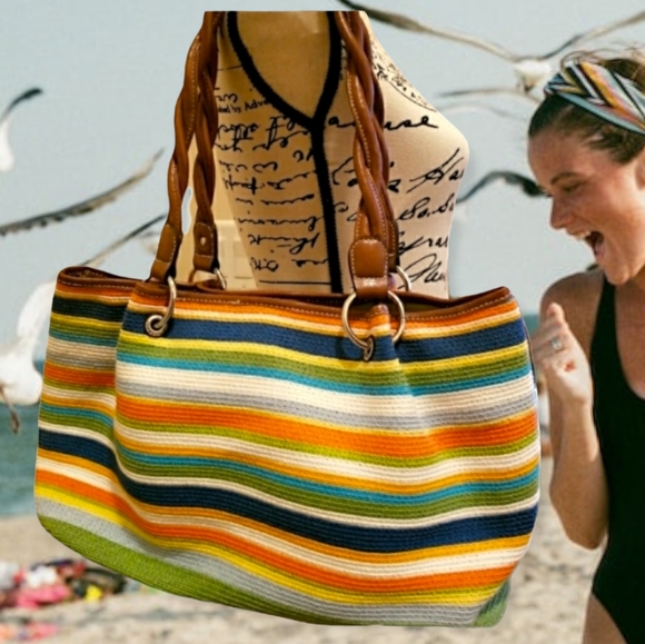 Straw Stripped Shoulder Bag - Picture 7 of 7